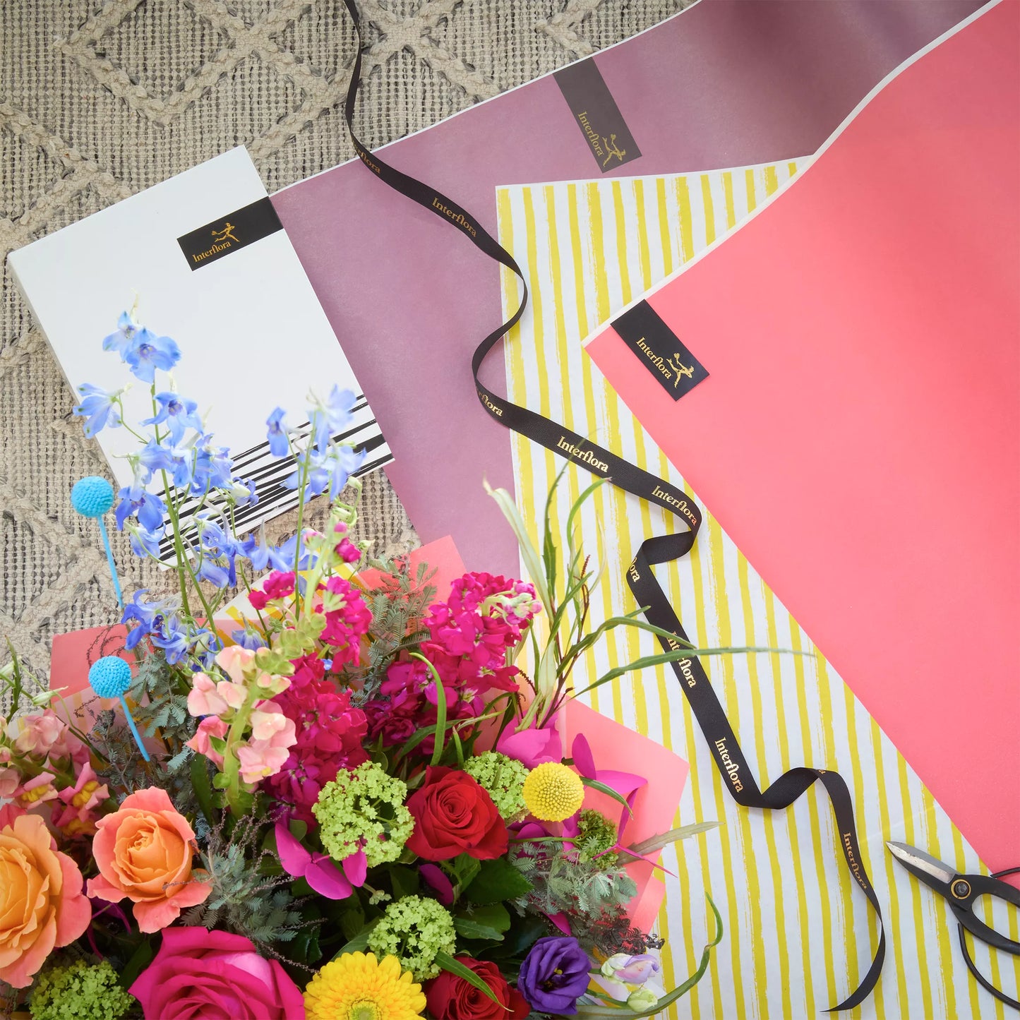 Luxury Rainbow Mix Valentine's Bouquet