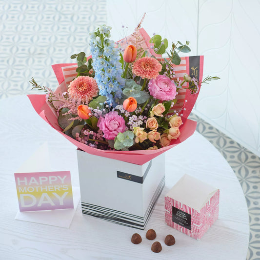 Love You Mum Bundle (Includes Chocolate's & Card)